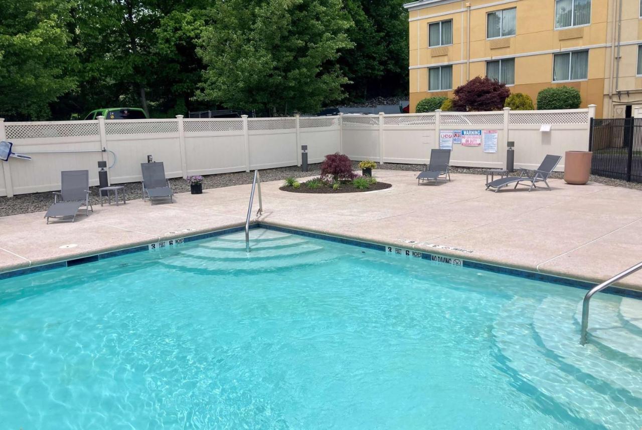 Hotel La Quinta By Wyndham Danbury Exterior foto